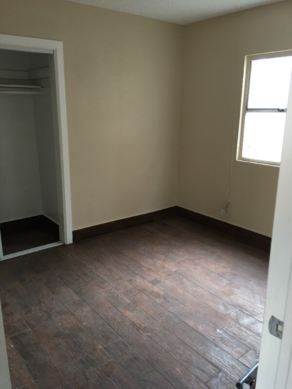 Foto del edificio - 6821 S Broadway