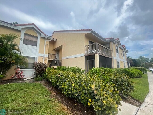 Foto del edificio - 5781 Riverside Dr