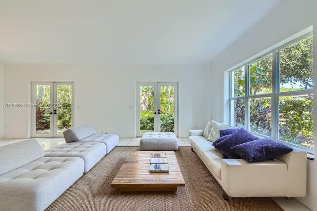 Foto del edificio - 5812 Alton Rd