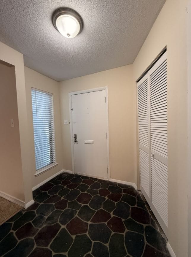 Building Photo - 504 Heritage Dr