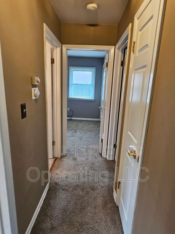 Building Photo - 1501 Freeman Dr