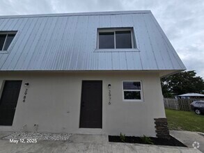 Building Photo - 2976 SE Bonita St