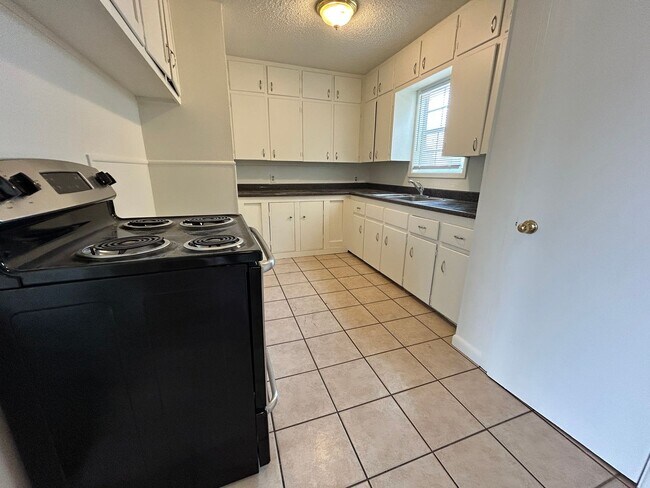 Building Photo - North Lubbock Home Waiting for You!