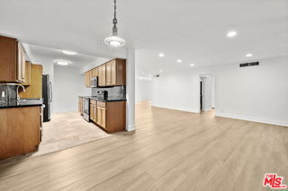 Foto del edificio - 262 N Crescent Dr