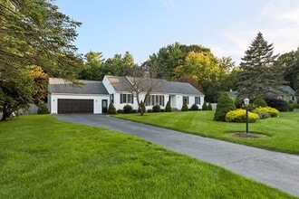 Building Photo - 80 Maura Dr