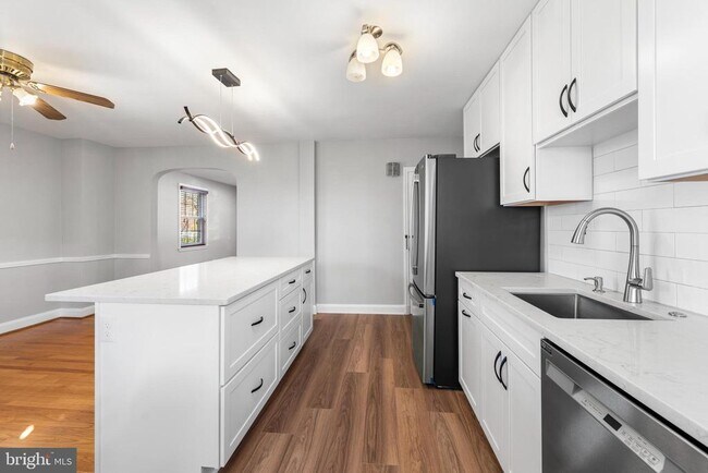 Foto del edificio - 101 Regester Ave