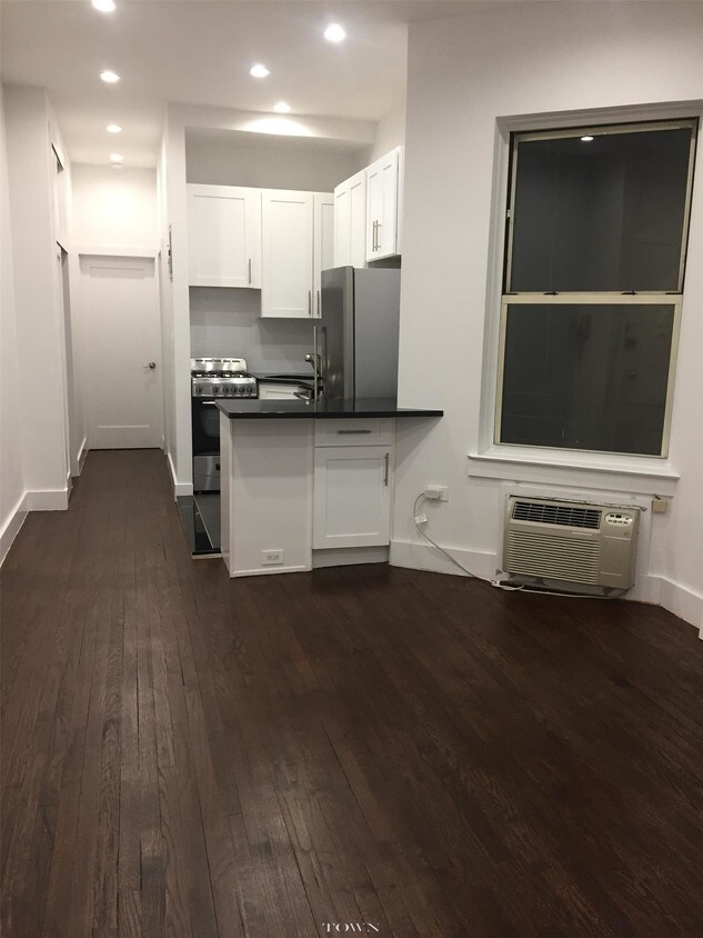 Foto principal - 150 E 83rd St