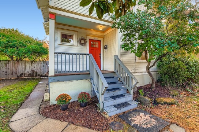 Front porch - 4904 NE 16th Ave