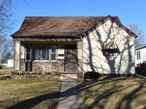 Building Photo - 717 Willow St