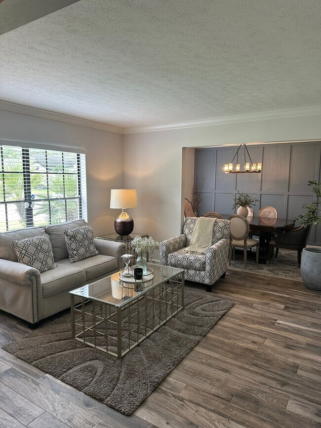 Foto del edificio - 7216 Woodbrook Dr