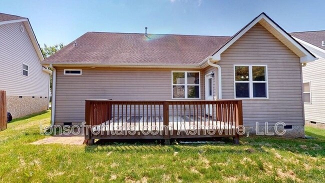 Building Photo - 111 Woodcreek Cir