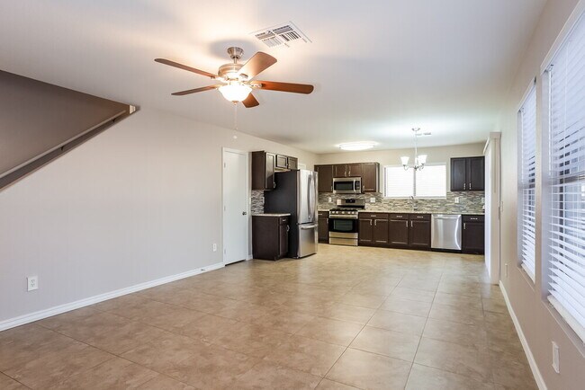 Foto del edificio - 2809 E Cherry Hills Dr