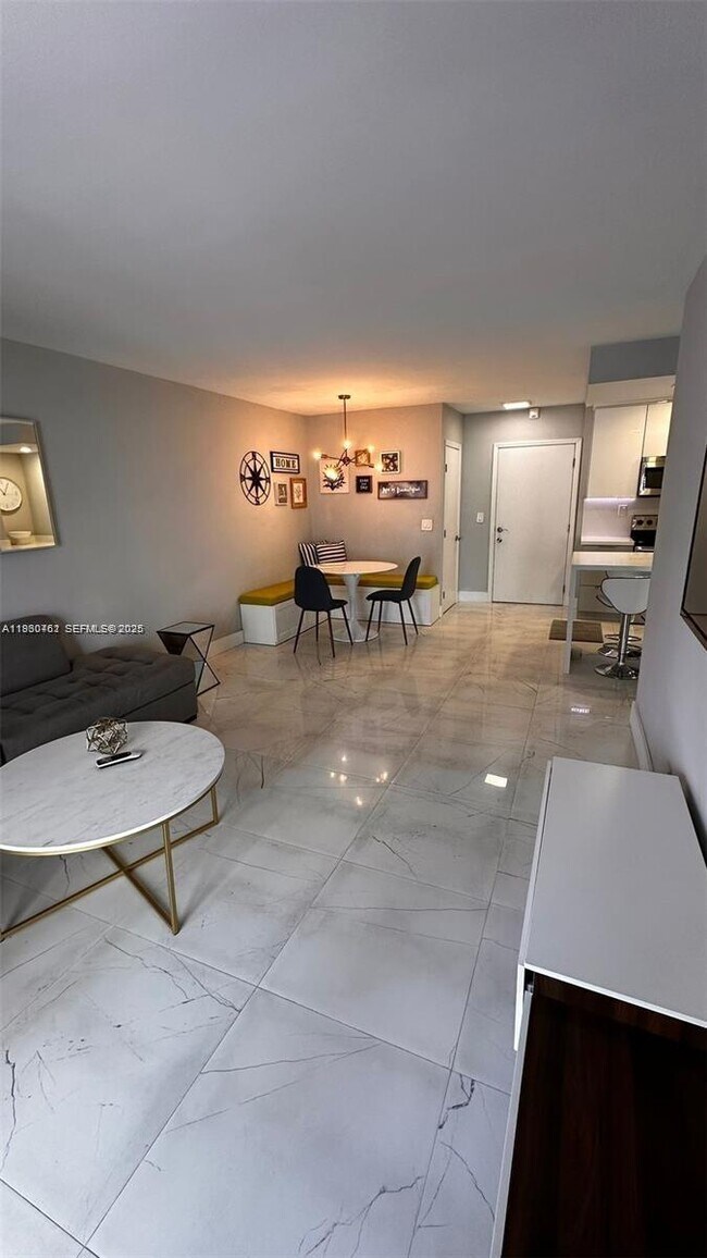 Foto del edificio - 2900 Banyan St