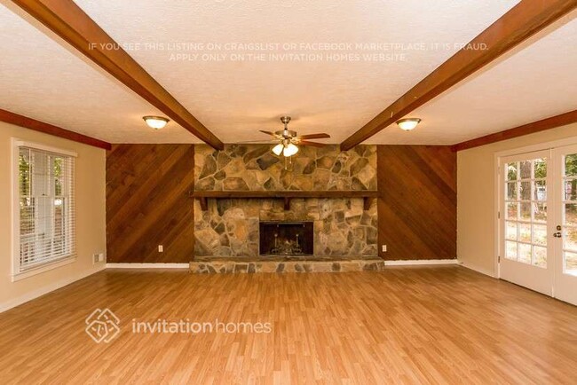 Building Photo - 3258 Village Glen Dr SW