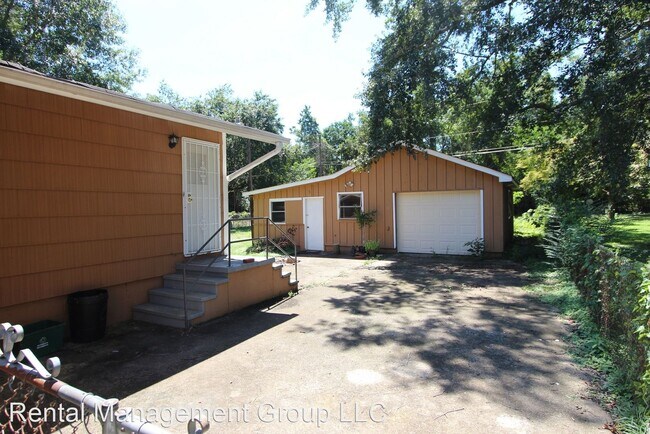 Building Photo - 3 br, 1 bath House - 133 Rose Drive