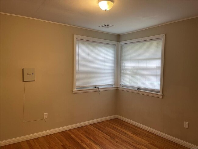 Building Photo - 11 Brookside Dr