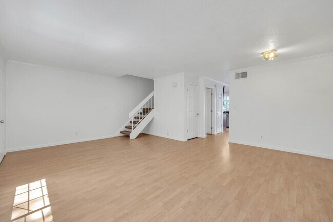 Building Photo - 3926 Oak Villa Cir