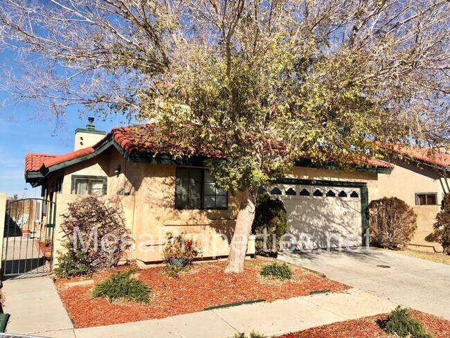 Foto del edificio - 16194 Jasmine St