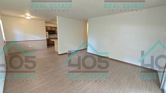 Foto del edificio - 3 Bed 2 Bath with ALL the Amenities!