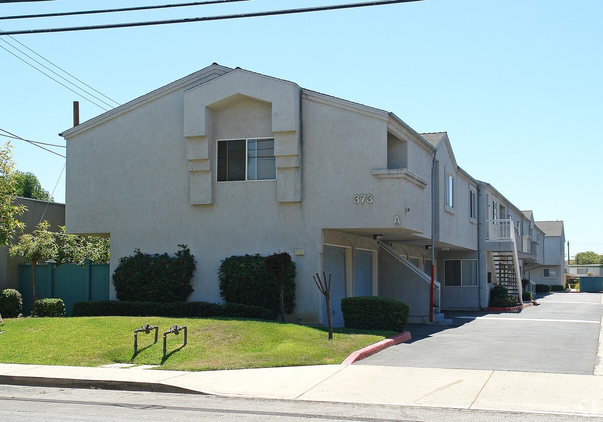 Primary Photo - 373 W Bay St