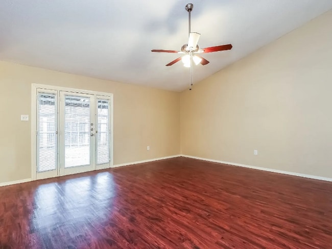 Foto del edificio - 3802 Wooddale Ct
