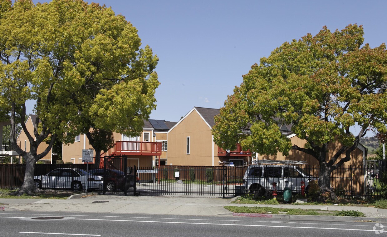 Foto del edificio - 26718-26728 Patrick Ave