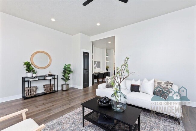 Foto del edificio - 1740 E State Ave