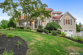 Building Photo - 18 Windy Knolls
