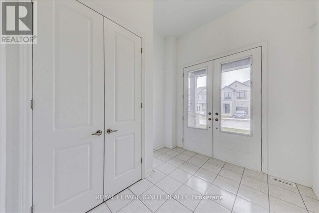 Building Photo - 96 Closson Dr