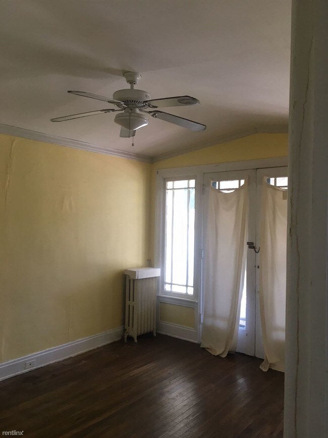 Foto del edificio - 2 br, 1 bath  - 1572 Lake Dr SE Apt 1