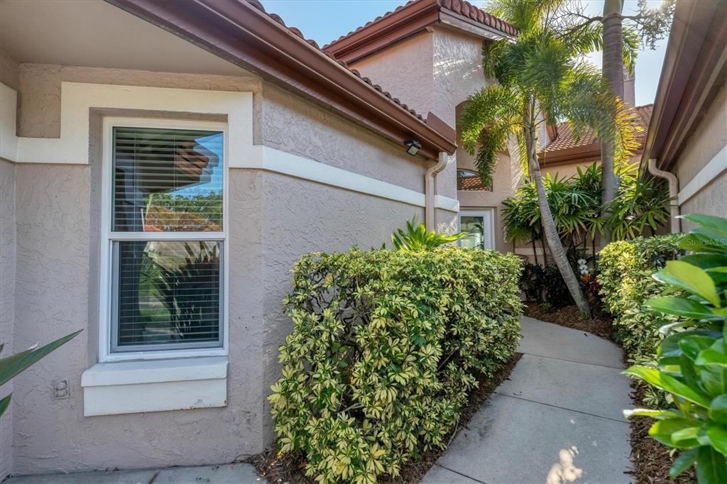 Foto principal - 7317 Regina Royale Blvd