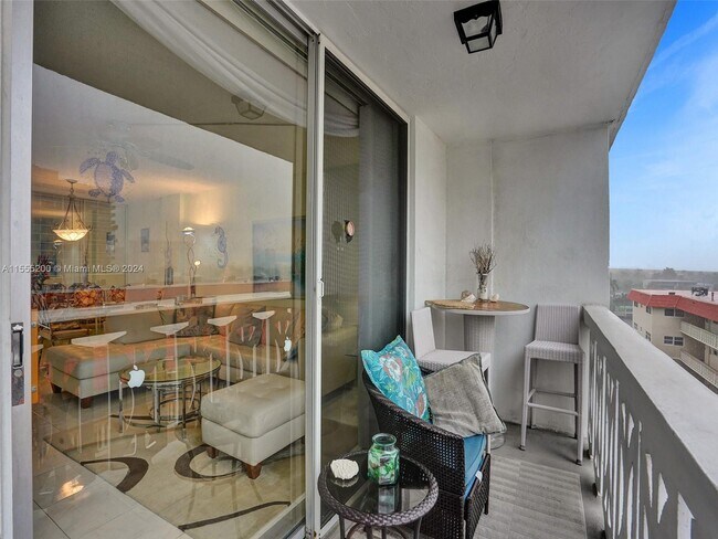 Foto del edificio - 3113 S Ocean Dr