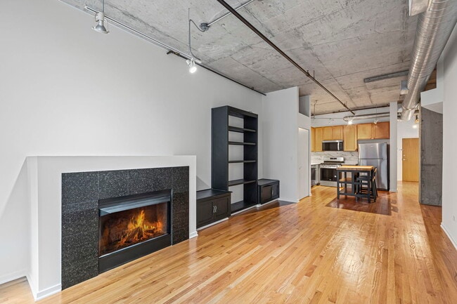 Foto del edificio - 933 W Van Buren St