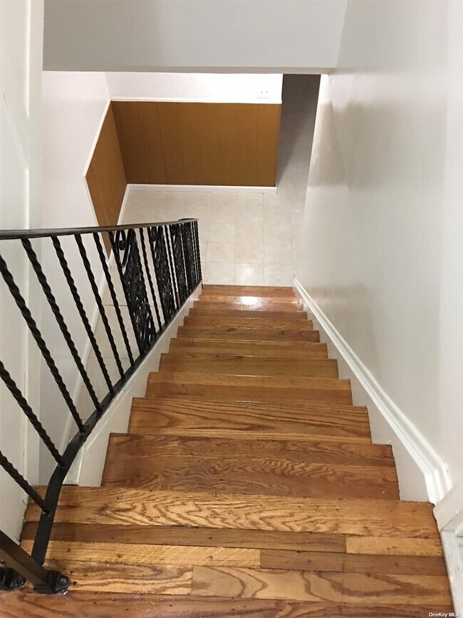 Foto del edificio - 92-07-92242 242nd St