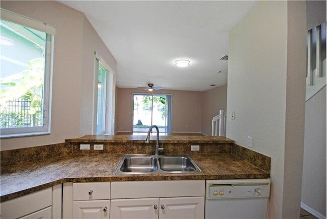 Building Photo - 3620 Sonoma Dr