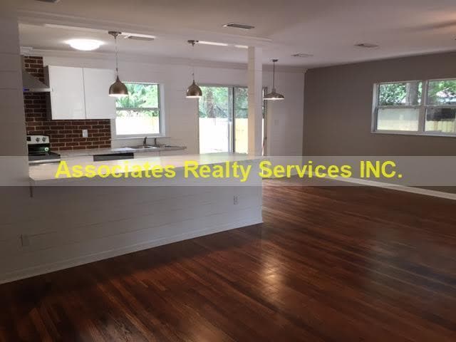 Building Photo - 3 Bedroom, 2 Bath Home in NW Gainesville. FULLY FENCED BACKYARD!!!