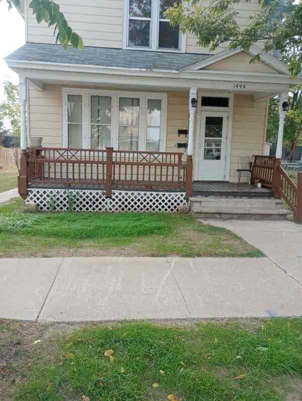 Primary Photo - 1400 Elm St