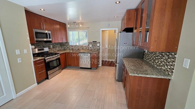 Foto del edificio - Charming and well maintained 3BD/2BA Home Near Doyle Park