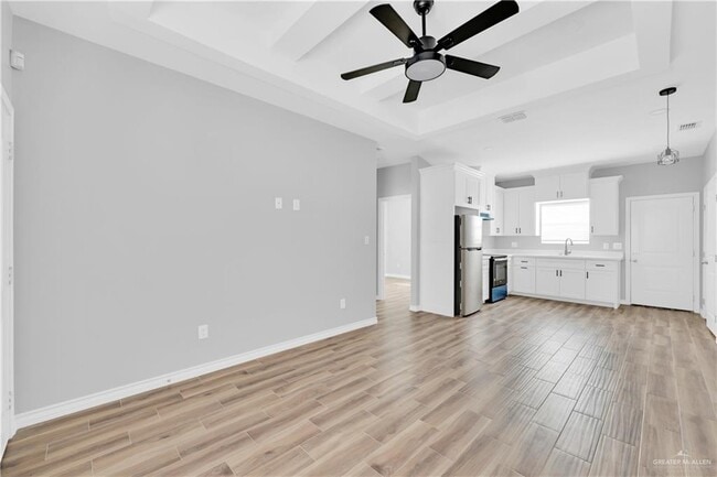 Building Photo - 16 Israel E Ave