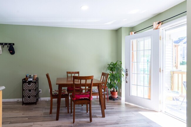 Building Photo - 6 Intervale Ct