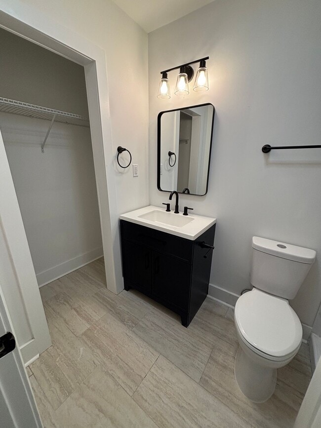 Foto del edificio - 1 Bedroom Available now!