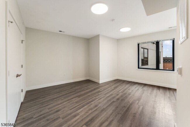 Foto del edificio - 72 S Essex Ave
