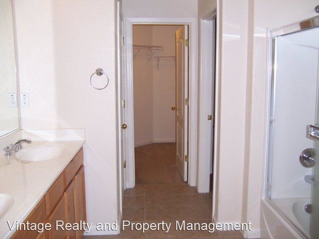 Foto del edificio - 4 br, 2.5 bath House - 3153 English Oak Cir.