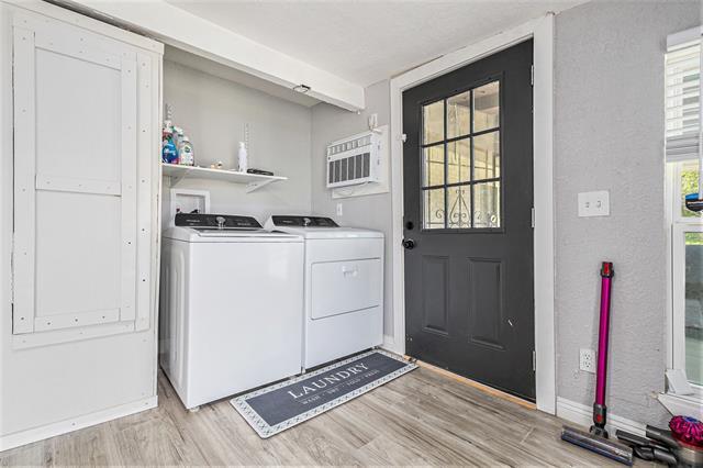 Foto del edificio - 6305 Redwood Ln