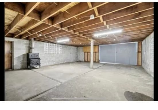 Garage/carport - 1011 Olympic Ave