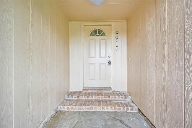Foto del edificio - 9915 Towne Tower Ln