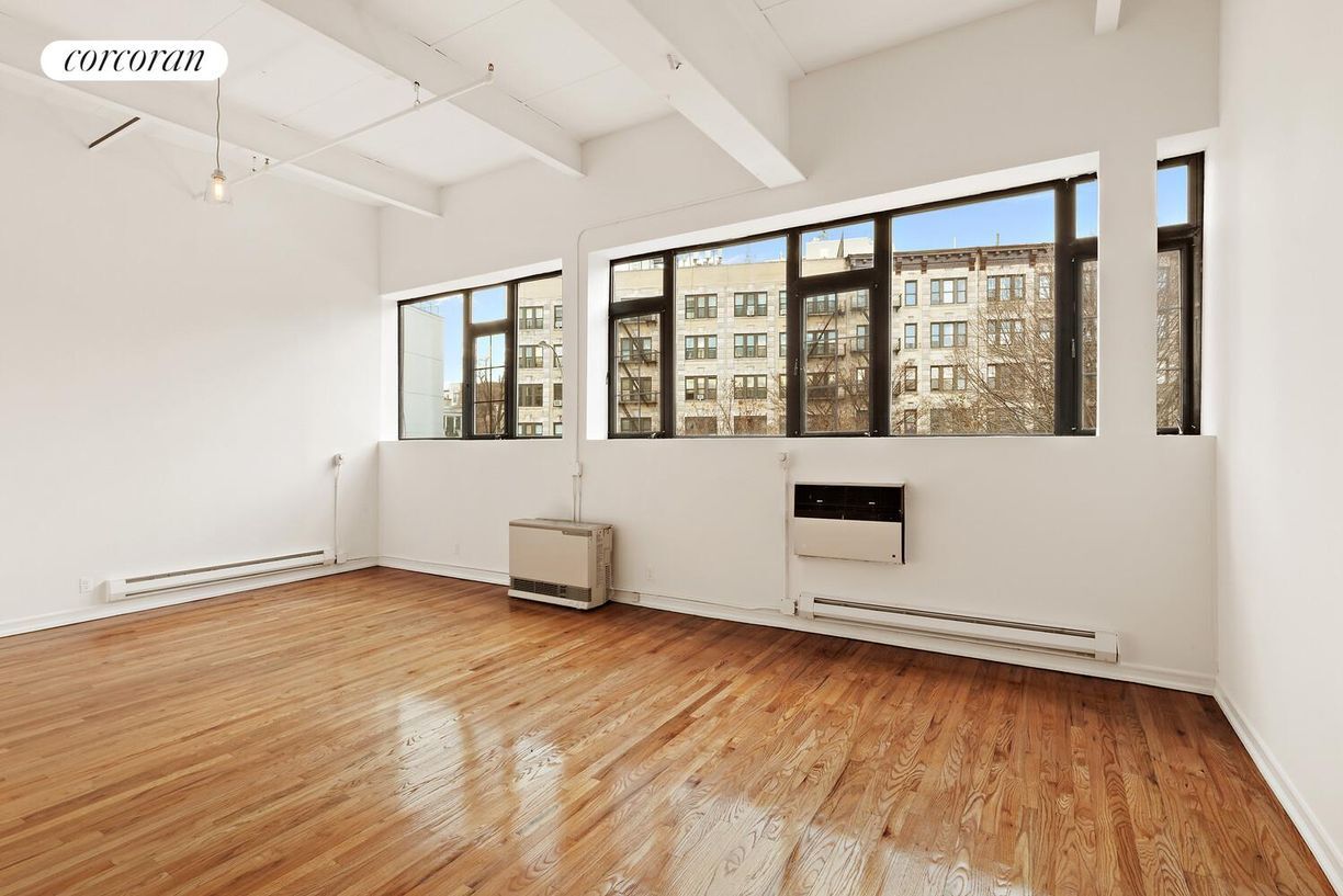 Foto principal - 241 Bedford Ave