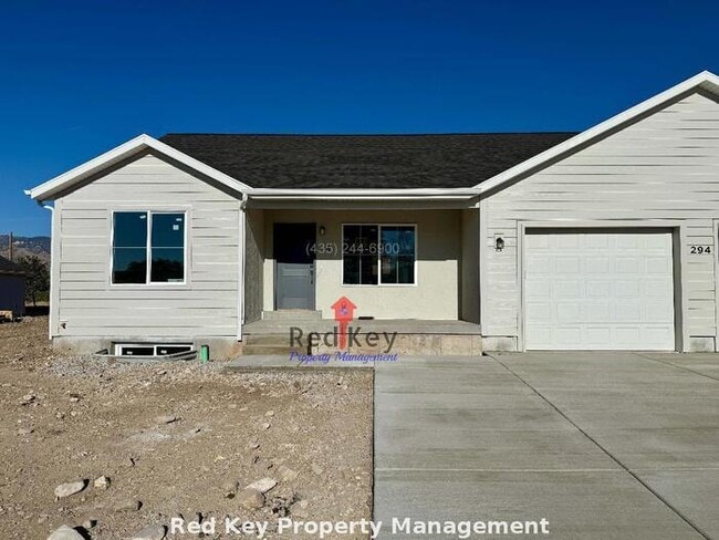 Building Photo - 600 N Duplex NEW