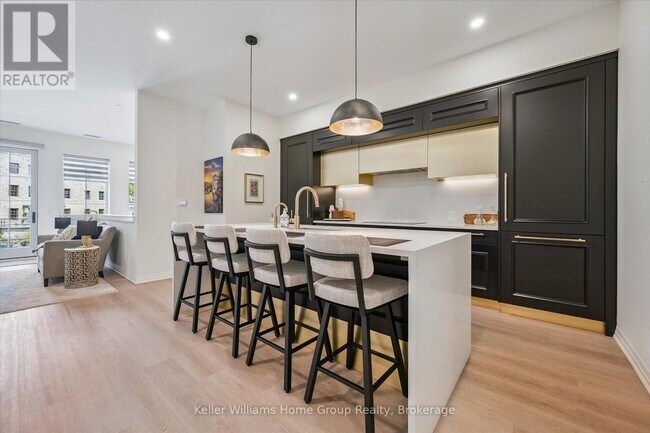 Photo du bâtiment - 6523 Wellington Rd 7