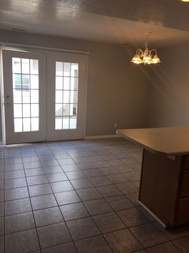 Foto del edificio - 75 N Hampton Pl